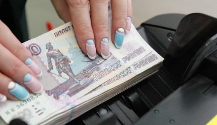 Сколько зарабатывают на маникюре на дому: расчет дохода