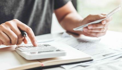 Как правильно инвестировать деньги в России