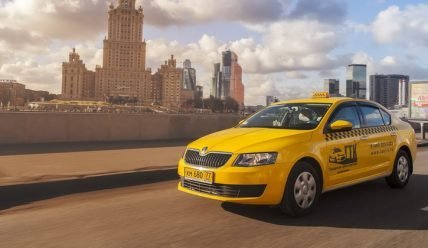 Как устроиться в такси на своем авто в Москве?