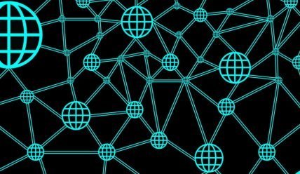 Какова основная цель децентрализации блокчейн платформ