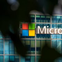 Стоит ли покупать акции Microsoft?